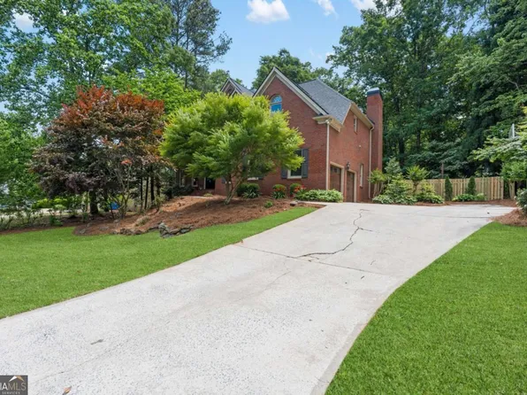 1028 Towne Lake Hls E, Woodstock, GA 30189
