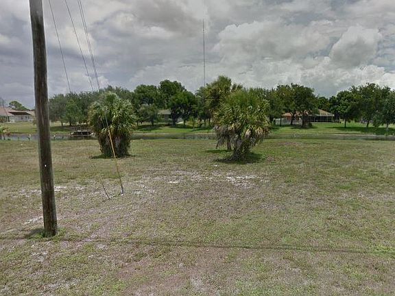 2nd image of 853 Rotonda Cir