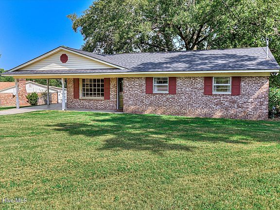3rd image of 301 Edgewood Drive