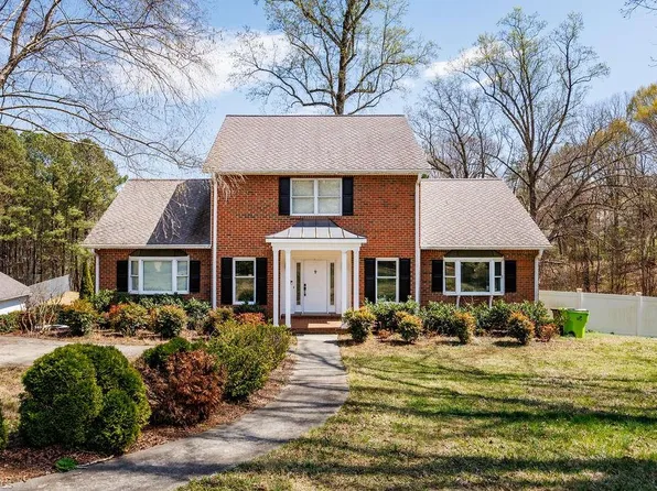 2611 Burke Farm Rd, Clemmons, NC 27012