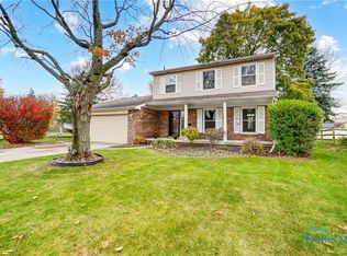 512 Highland Dr, Rossford, OH 43460