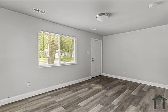10333 Earl Dr — Photo 7