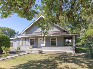 302 SW Pine St, Grants Pass, OR 97526