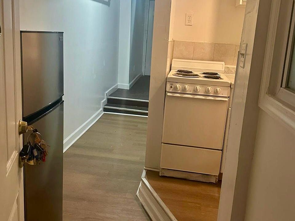 1st image of 288 E Burnside Ave #11345590