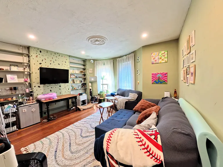 7 Kenney St #1 — Photo 3