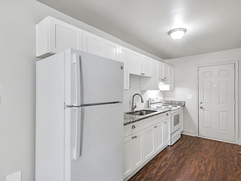 Azul Door Apartments — Photo 11