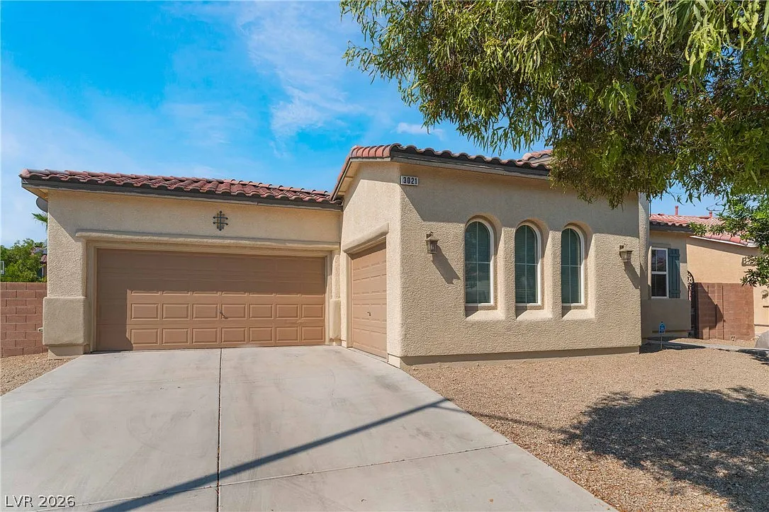 3 bed, 2.5 bath, 2394 sqft, $2,500 — Photo 3