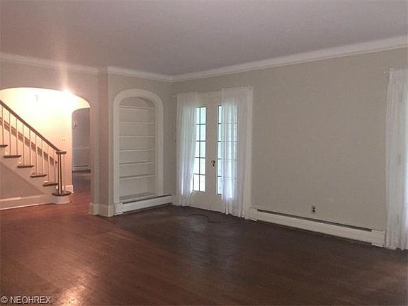 5th image of 31 Poland Manor Dr