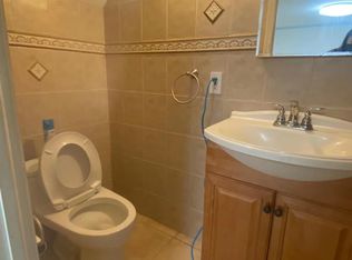 53-02 206th St FLOOR 1, Oakland Gardens, NY 11364