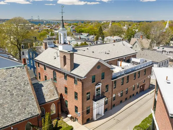 27 High St #2, Newport, RI 02840