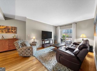 1074 Peachtree Walk NE UNIT B401, Atlanta, GA 30309
