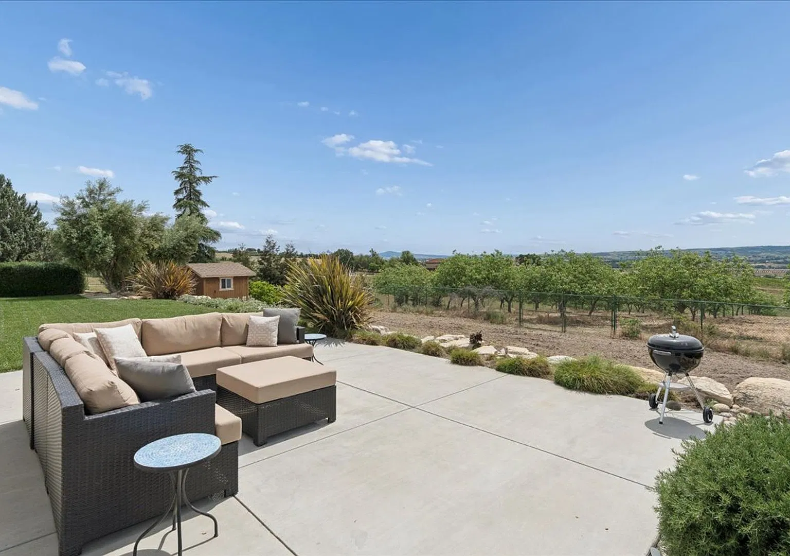 Move In Ready!! 4 Bedroom 3 Bath Home — Photo 3