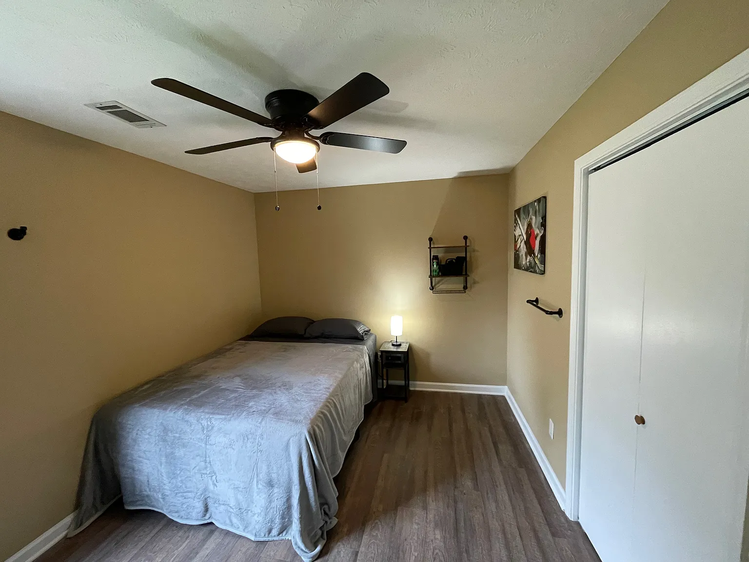 1 bed, 1400 sqft, $800 — Photo 3