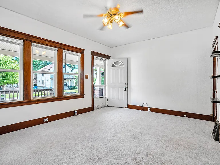 35324 Chestnut St — Photo 10