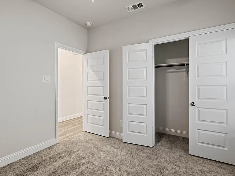 220 Fire Rock Dr — Photo 4