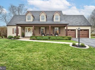 8 Sheeley Ln, Boiling Springs, PA 17007