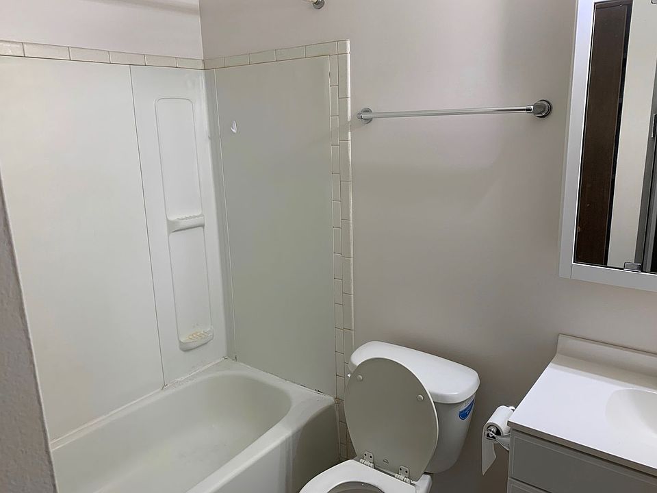 2nd image of 195-205 Siesta Dr #195-C