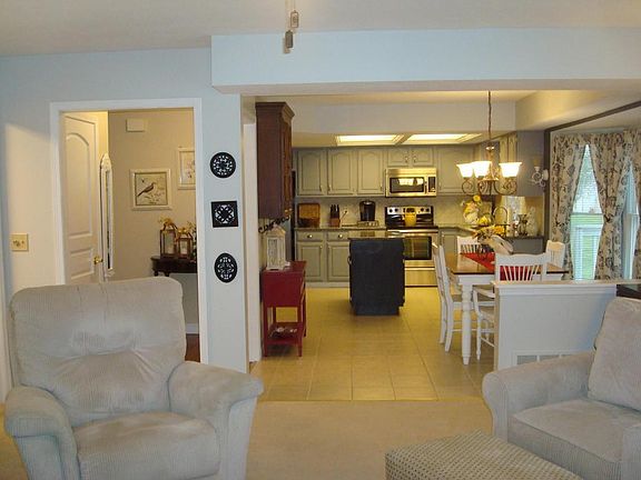 4th image of 12789 Jeffrey Dr NW