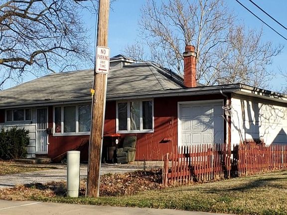 2nd image of 2423 W Gilbert Ave