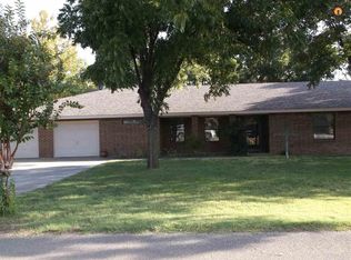 2005 S Pepper Tree Cir, Carlsbad, NM 88220