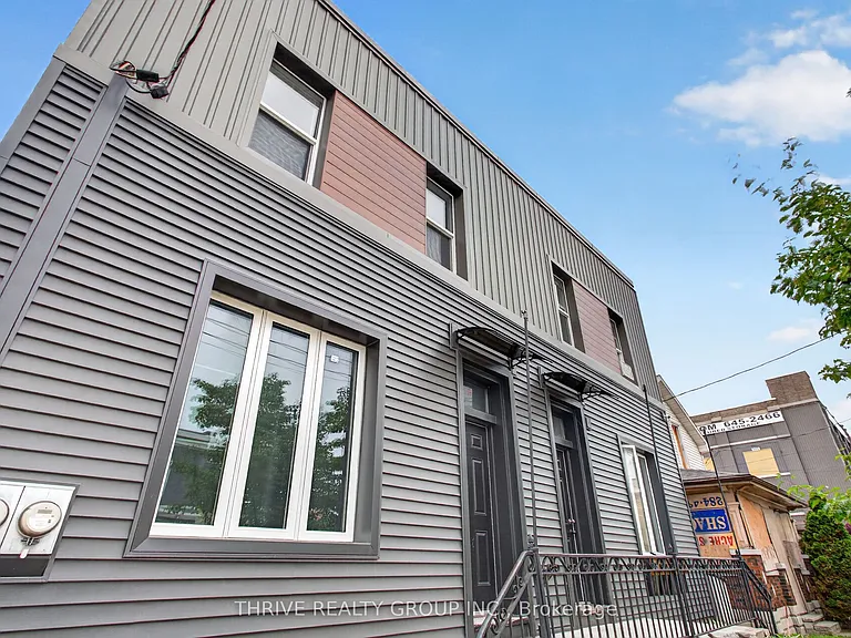 259 Clarence St — Photo 2