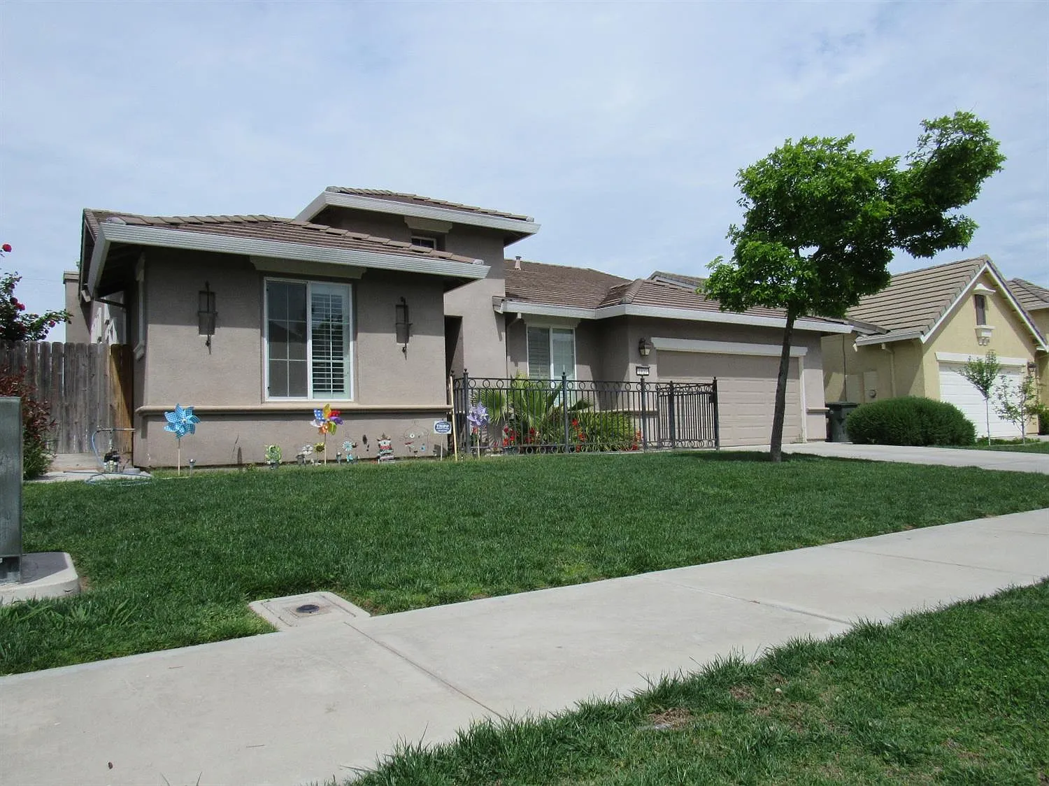 1927 Cordelia Dr photo 1