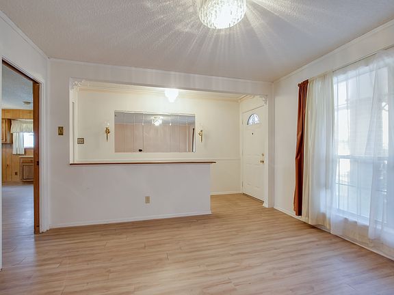 3rd image of 370 Avenue Maria Dr
