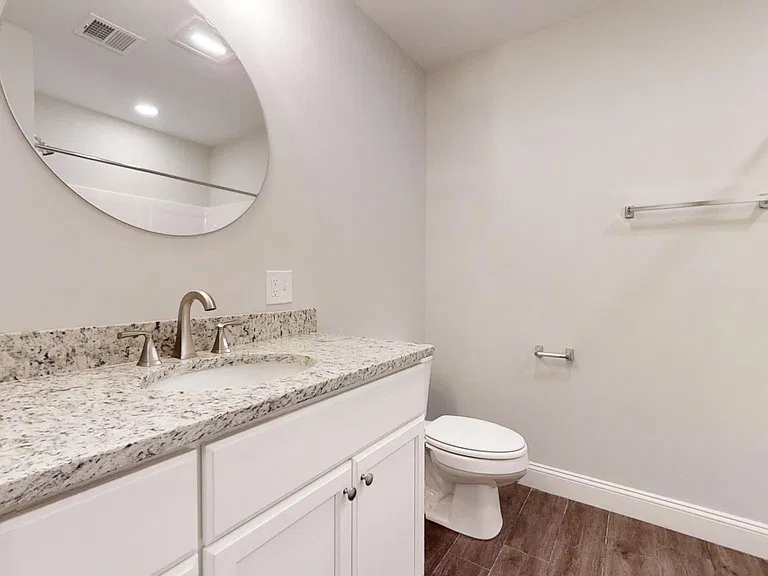 83 Pulaski St — Photo 17