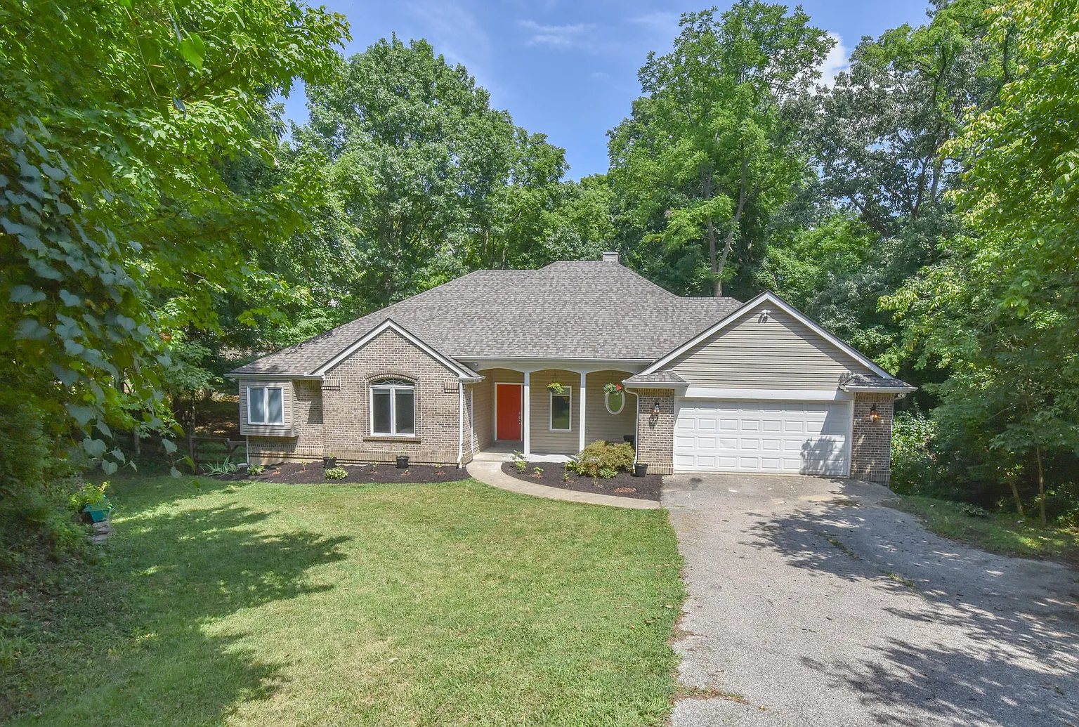 5224 Eureka Dr photo 1