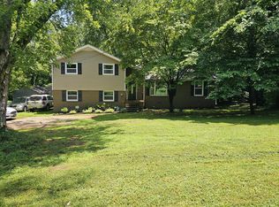 1215 Parkview Ter, Murfreesboro, TN 37130