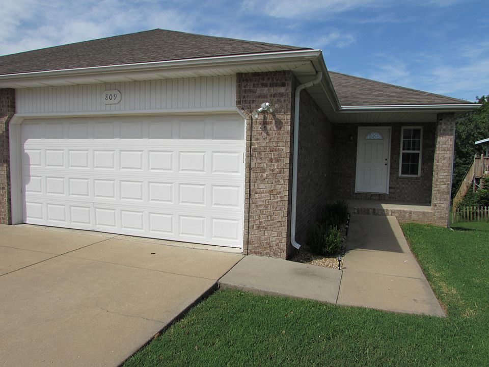 Entry with large front covered patio.