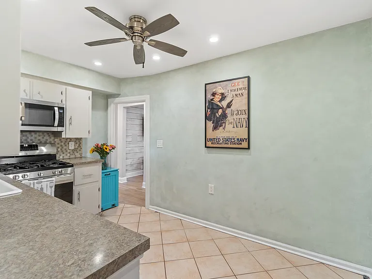 405 Farrell St #B — Photo 10
