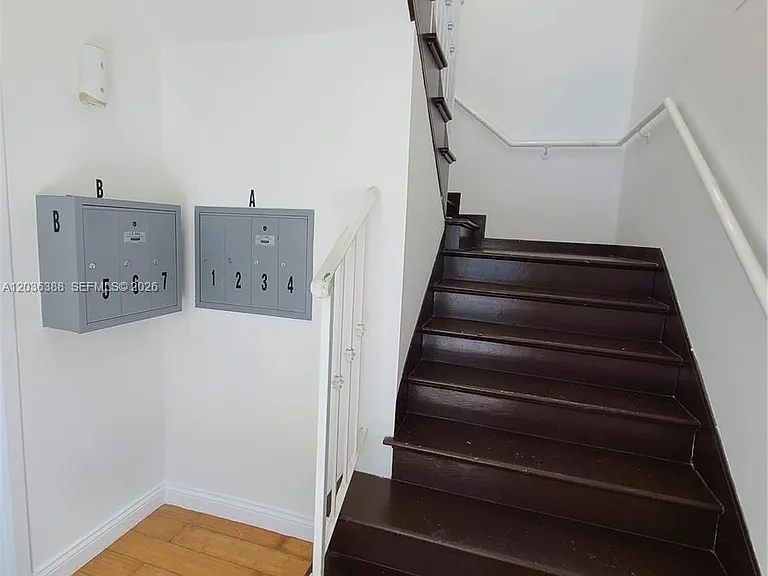 825 Michigan Ave #3 — Photo 9