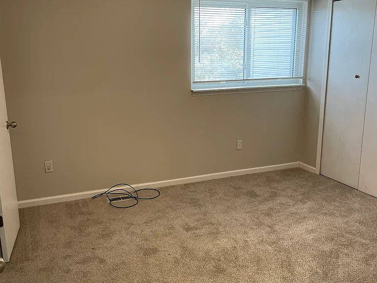 1824 E Thirteen Mile Rd — Photo 10