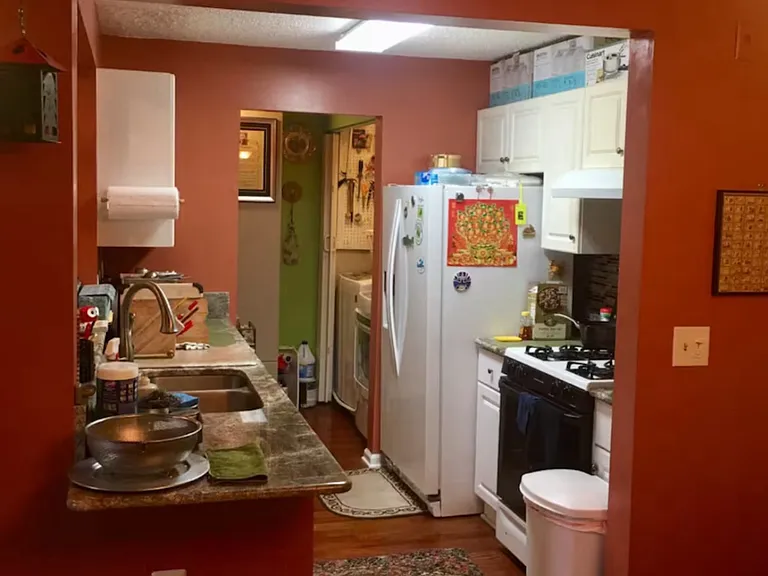10009 Vanderbilt Cir #5 — Photo 3