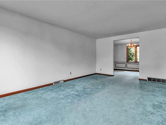 4th image of 230 Fareway Ln