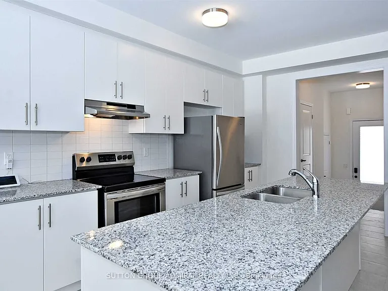 1477 Blackmore St — Photo 8
