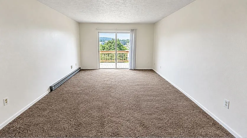 2 bed, 875 sqft, $1,050 — Photo 2