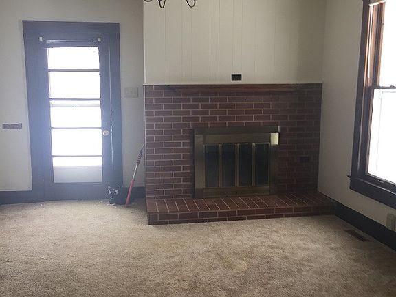 3rd image of 604 9th Ave