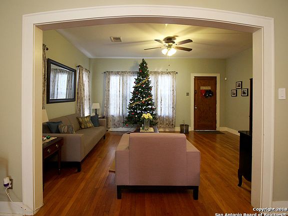 4th image of 1722 Hicks Ave
