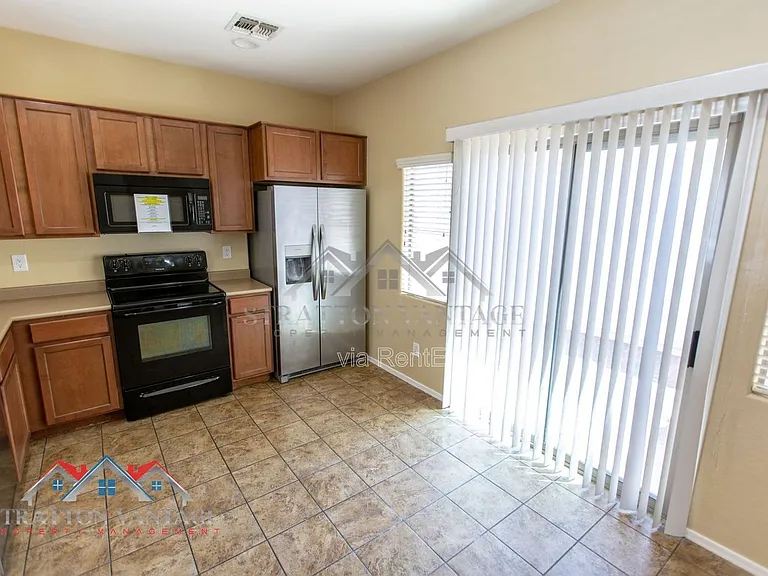 4685 E Laurel Ave — Photo 10