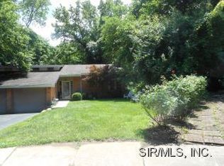 29 Oak Knoll Pl, Belleville, IL 62223
