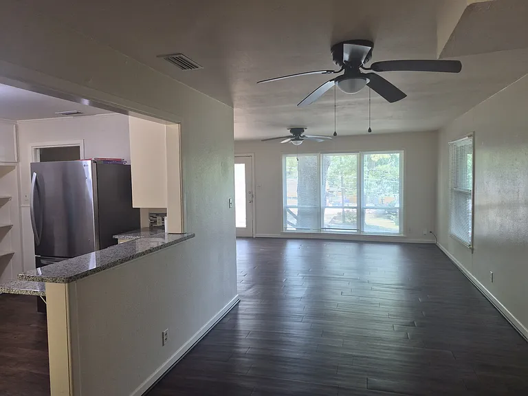 2512 Sheryl Ln — Photo 8