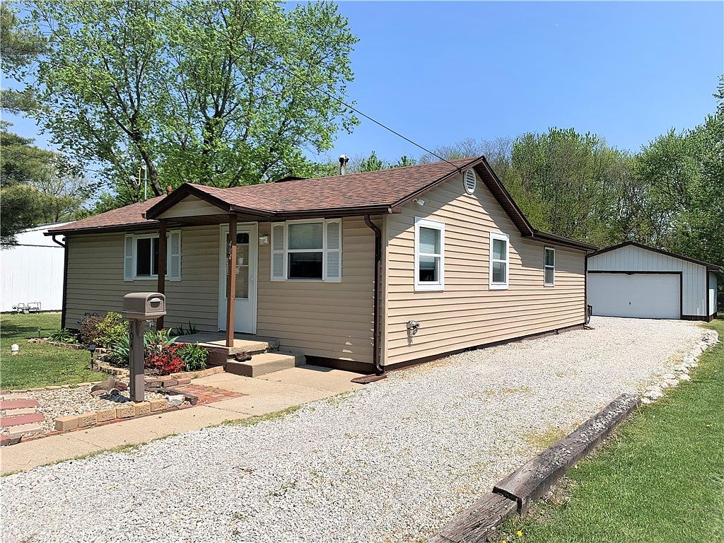 404 Elm St, Pana, IL 62557 Zillow