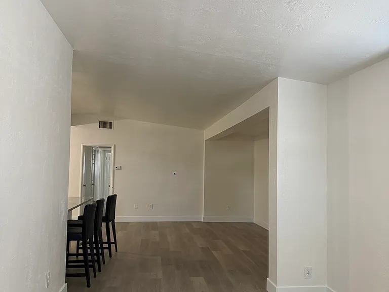 2500 Myrtle Ave — Photo 7