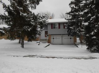 11251 Gross Dr, Parma, OH