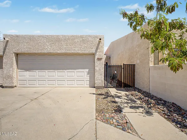 7867 E Roget Dr, Tucson, AZ 85710