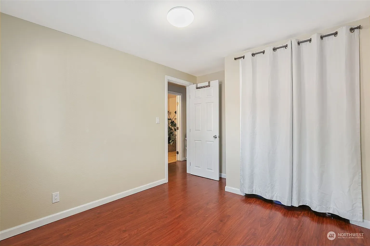 3540 S 200th St — Photo 2