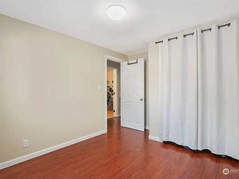 3540 S 200th St — Photo 2