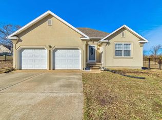 414 Creekside Rd, Pleasant Hope, MO 65725